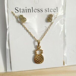 NEW- pineapple 🍍 CHAIN AND EARRING SET